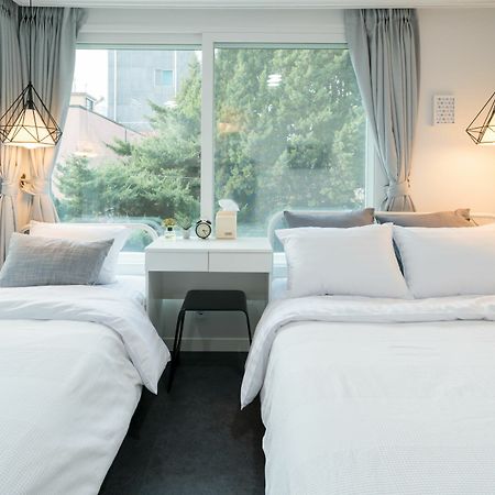 Neat House Hongdae Hotel Сеул Екстериор снимка