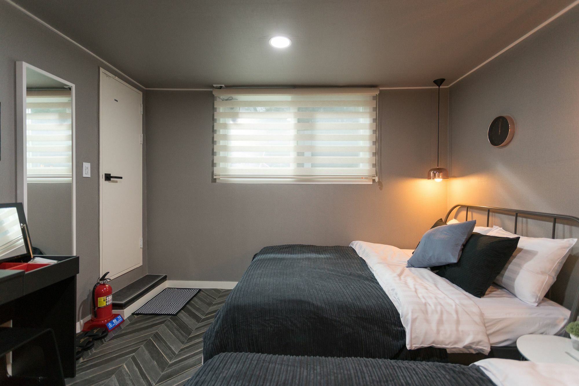 Neat House Hongdae Hotel Сеул Екстериор снимка