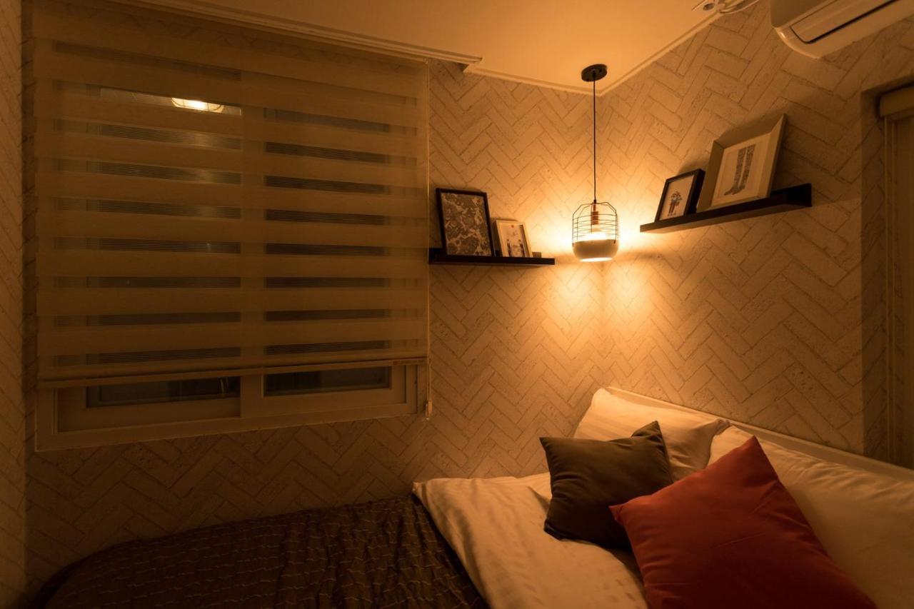Neat House Hongdae Hotel Сеул Стая снимка
